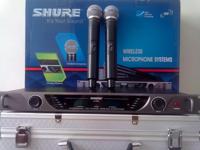 Micro khong day Shure U 930